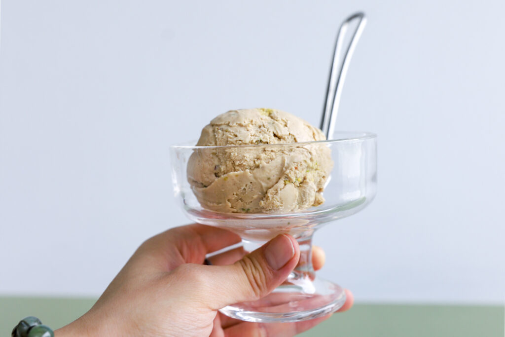 Pistachio Ice Cream at Around Cafe, comparison with Apiary's Pistachio