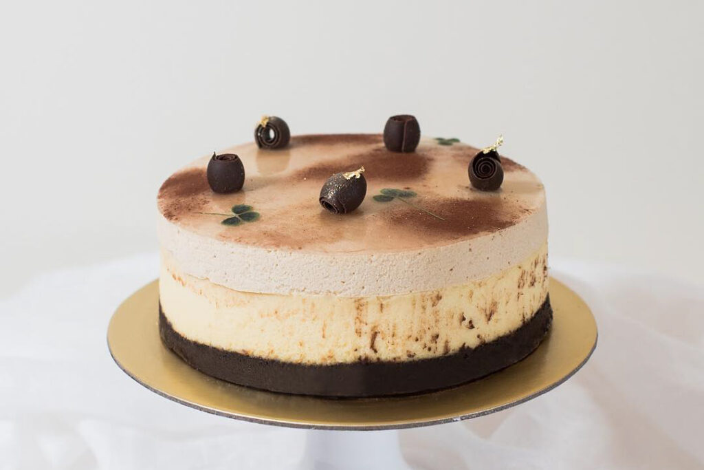 Cafe in Singapore with cheesecake