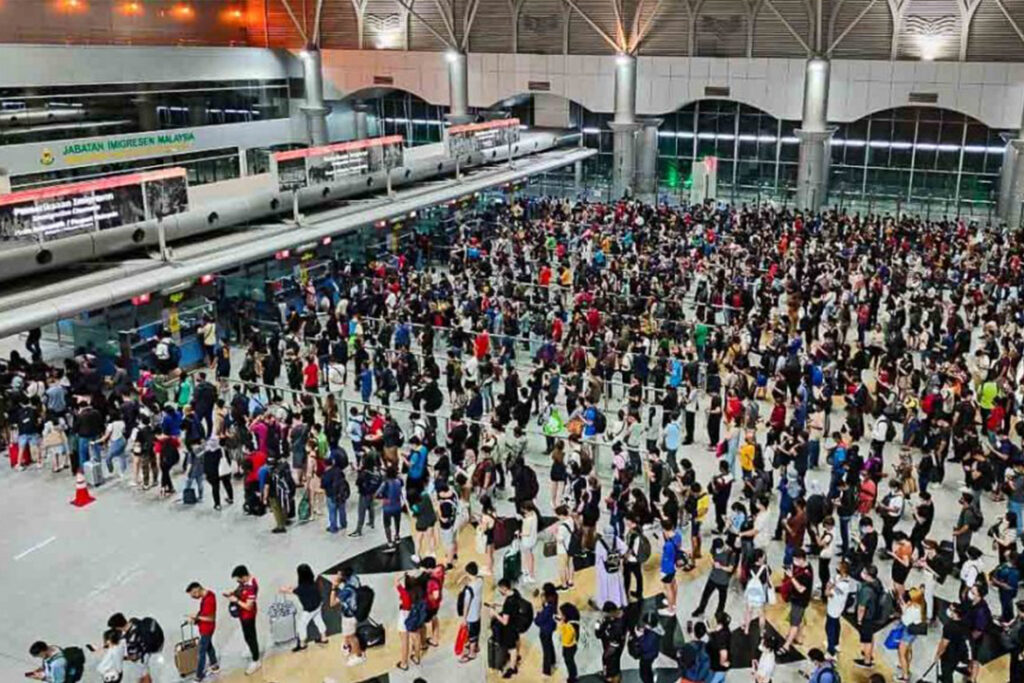 What the queues were like at JB Sentral before the implementation of the JB e-gate
