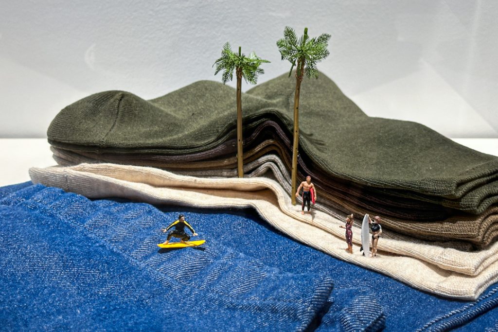 XL Size Wave, artwork by Tanaka Tatsuya with MUJI Singapore