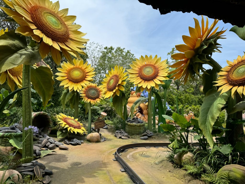 Sunflower decor at Fairy Tinker Bells Busy Buggies