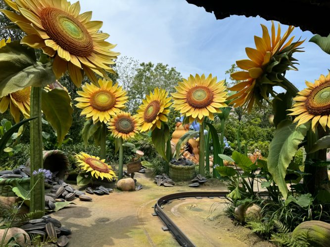 Tinkerbell Spring Fair Fairy Tinker Bell's Busy Buggies photos - New Fantasy Springs ride ...