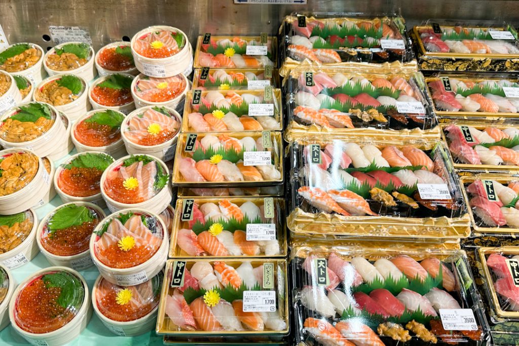 Sashimi and rice bowls at Toretore Ichiba