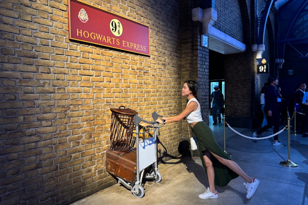 Platform 9 3/4 Replica in The Making of Harry Potter movie sets
