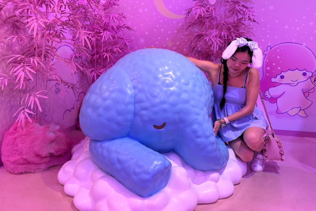 Elephant character from Little Twin Stars