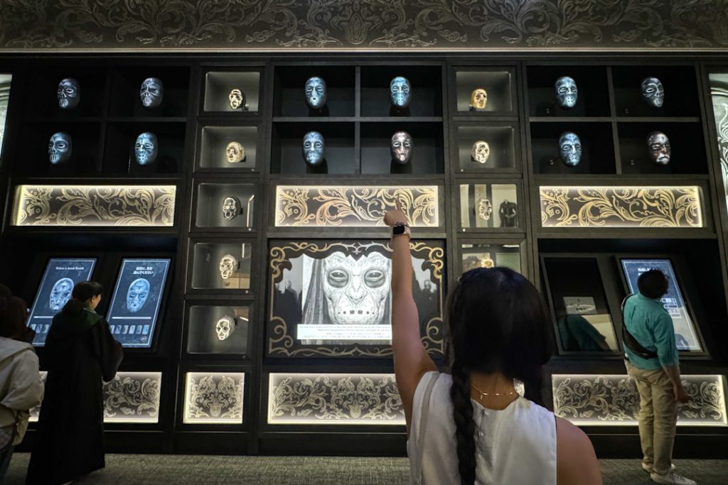 Design your own Death Eater Mask and watch it come to life immediately