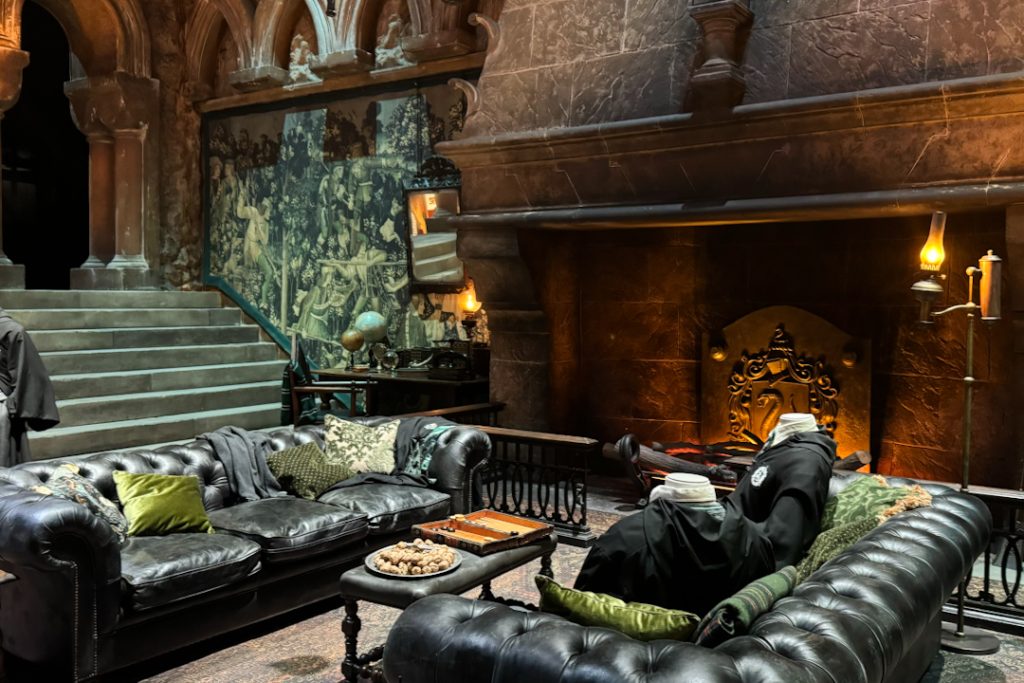 Slytherin Common Room movie set in The Making of Harry Potter Tokyo