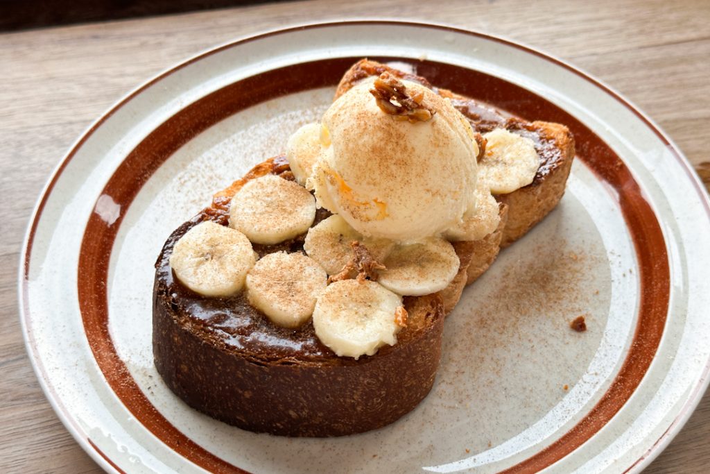Banana Cinnamon Toast review at Sunday Morning cafe