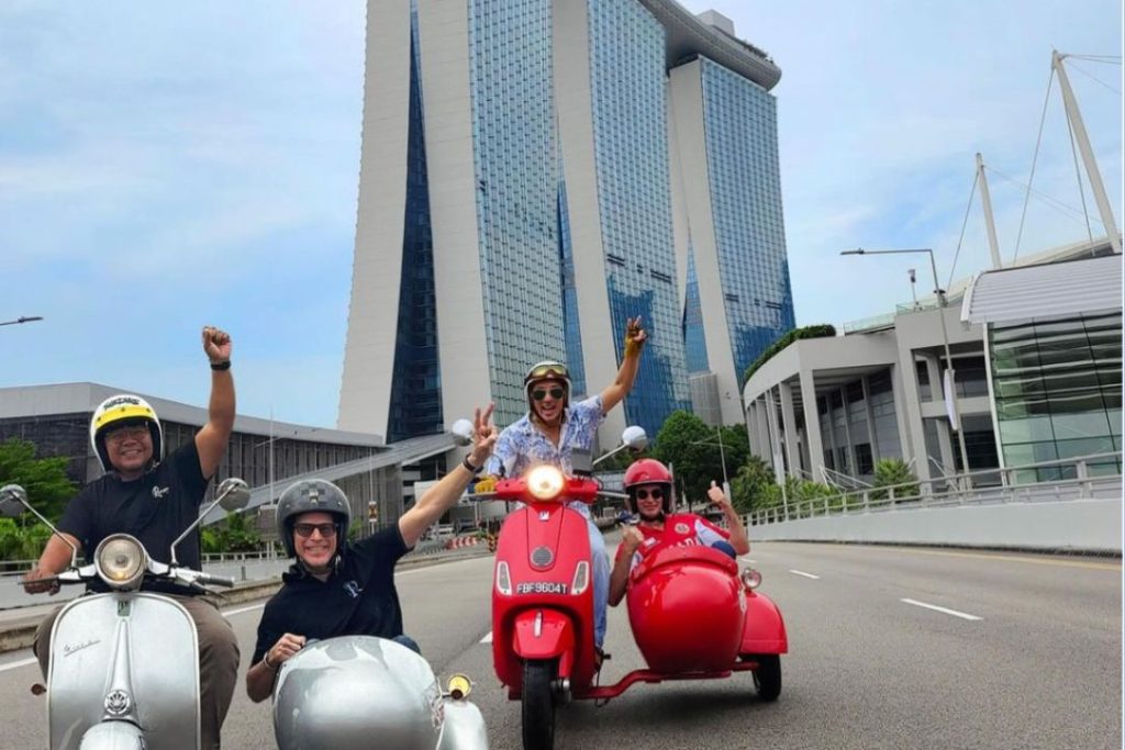 Singapore Vespa Sidecars tour