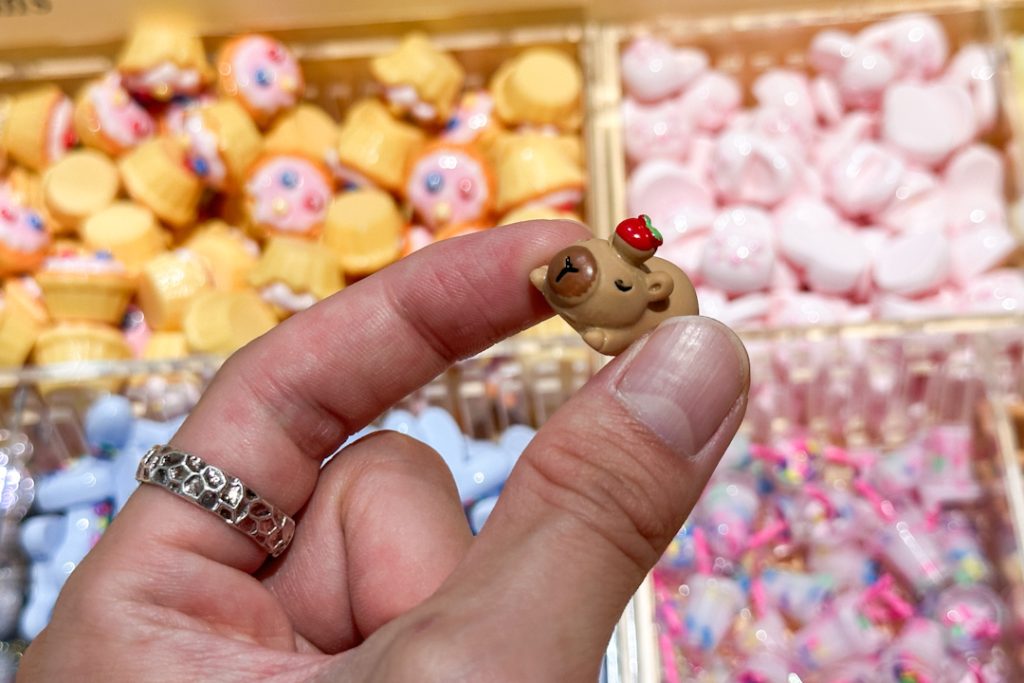 Capybara charm for decoden DIY workshop at Somerset
