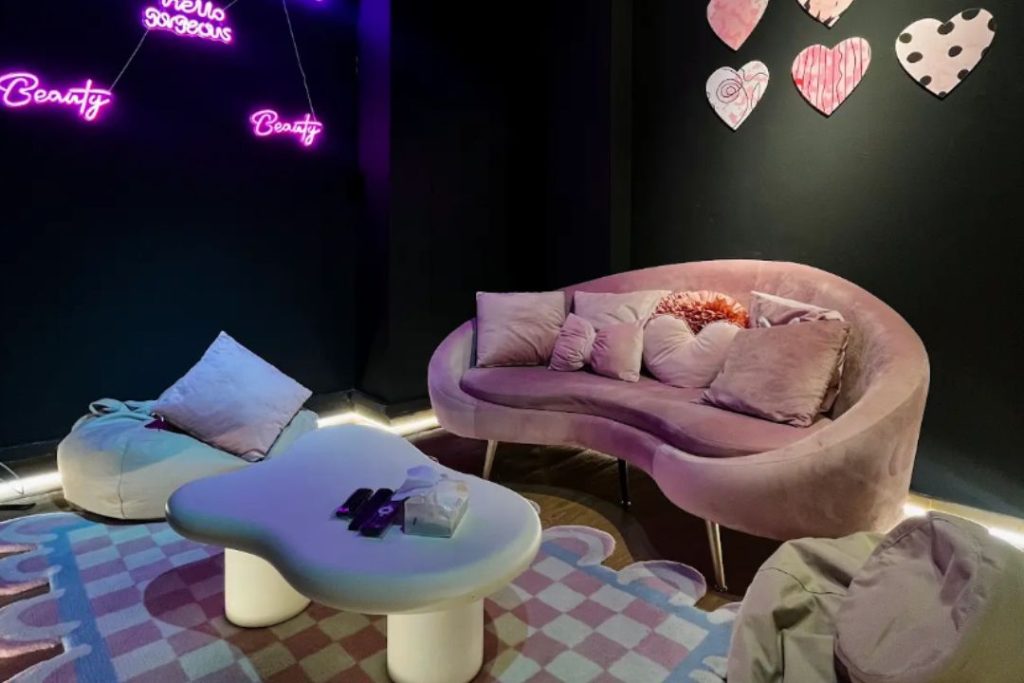 KozzyNice Private Movie and Gaming Room