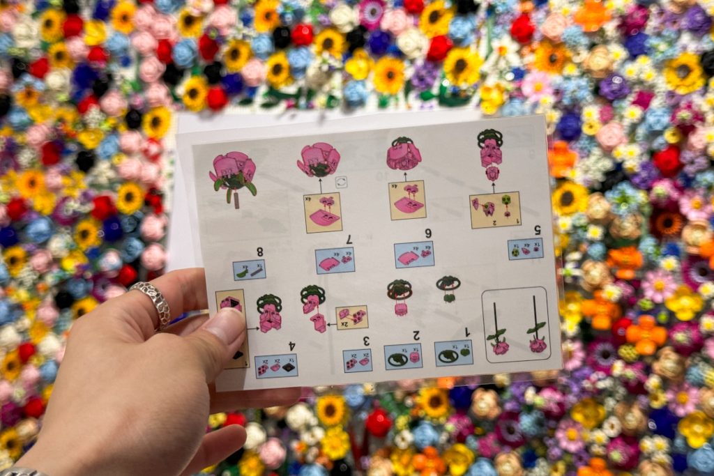 Instructions manual for LEGO pink rose