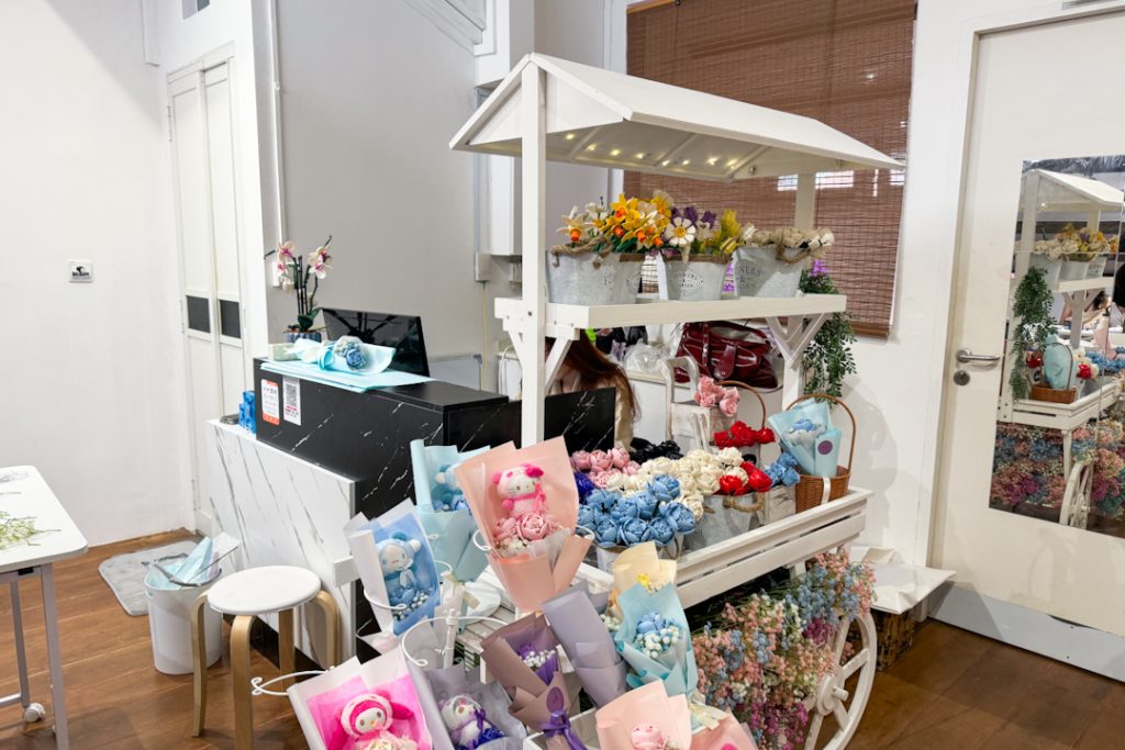 The Flower Bar at The Block Bouquet