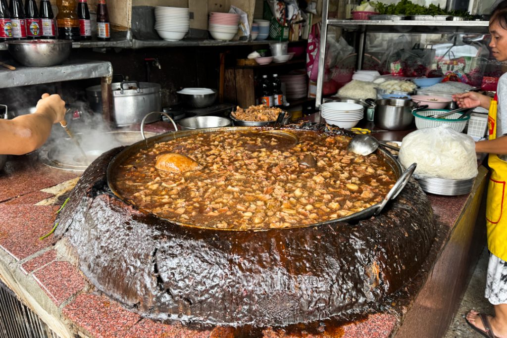 Wattana Panich beef noodles in Bangkok