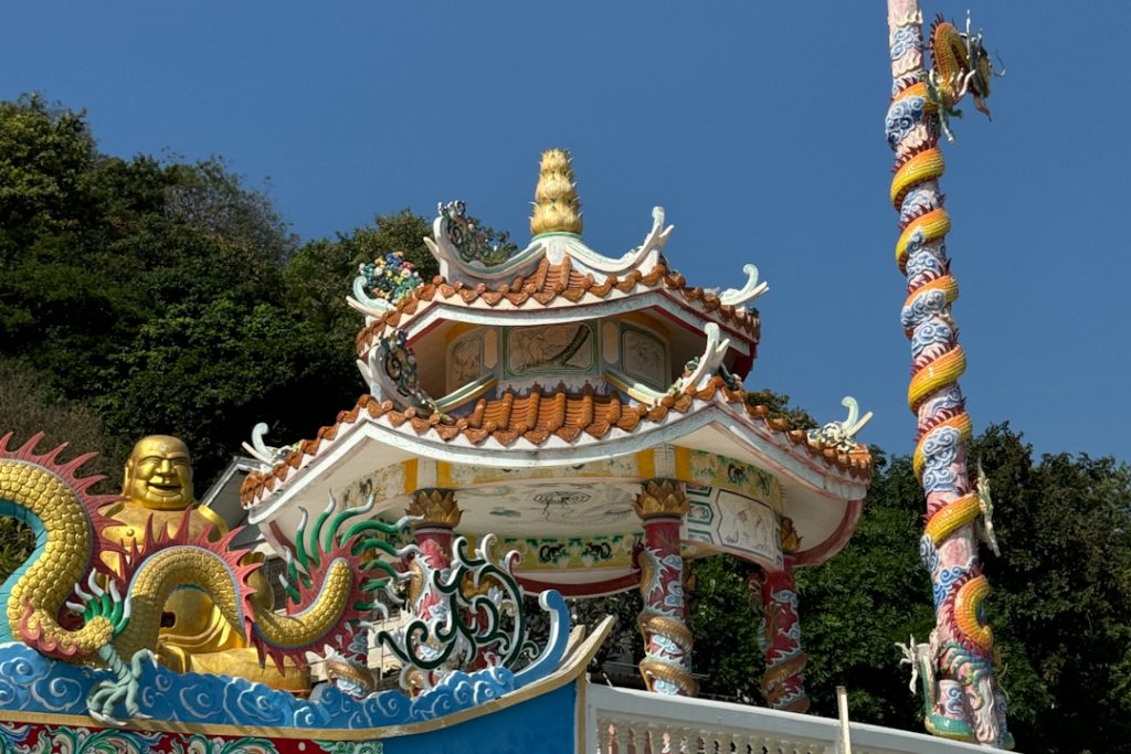 Temples at Khao Takiap