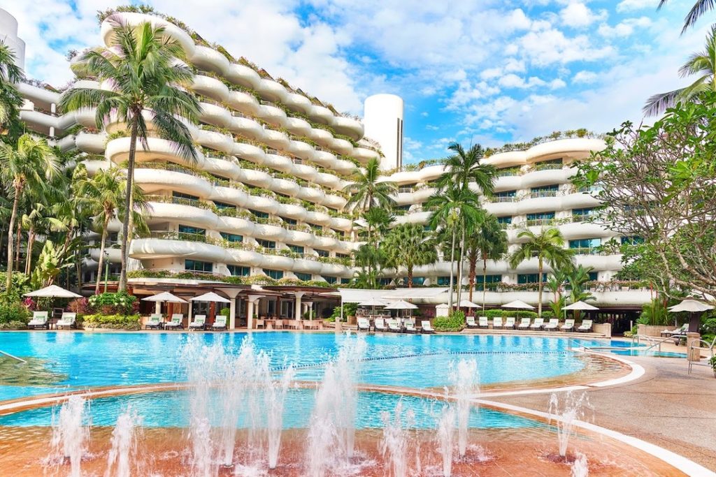 The poolside of Shangri-La Singapore