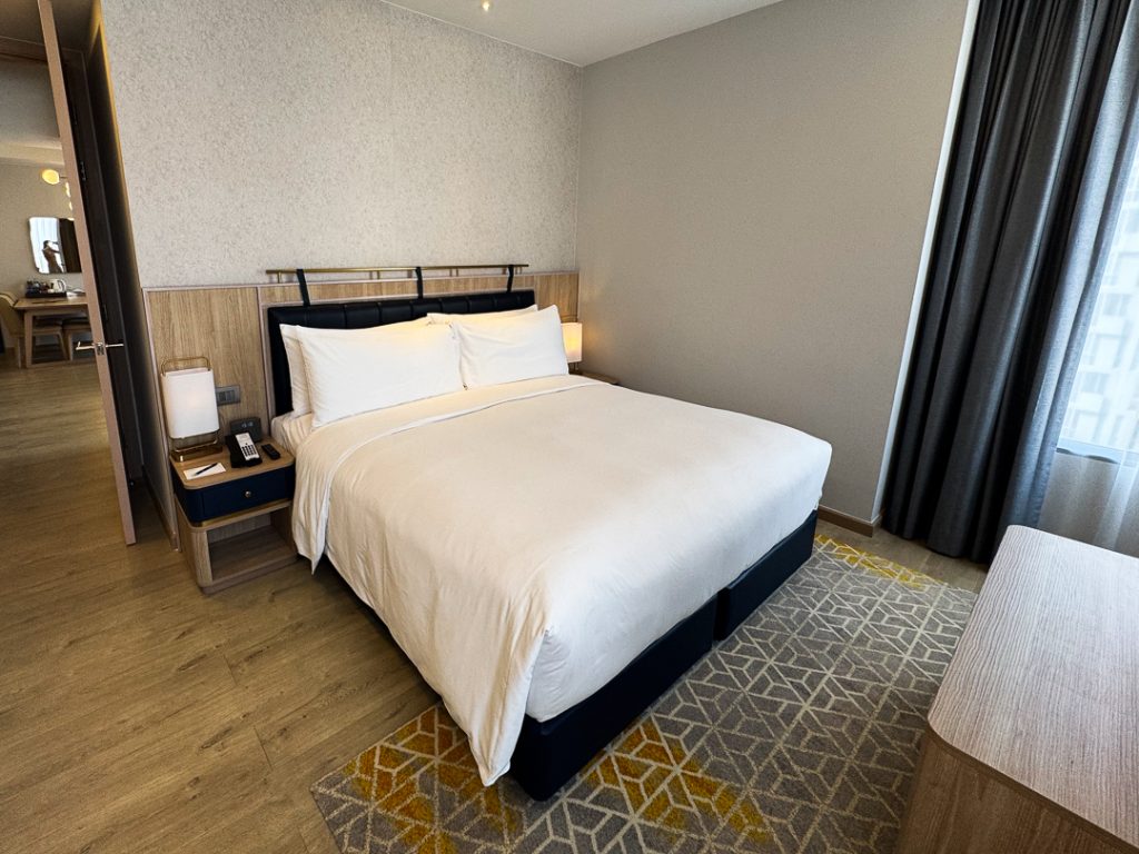 One Bedroom Executive Suite Bed - Staybridge Suites Thonglor Hotel