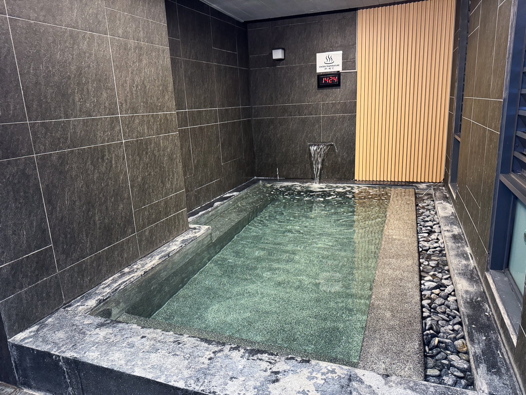 Private onsen in hotel in Bangkok - Staybridge Suites Thonglor Hotel