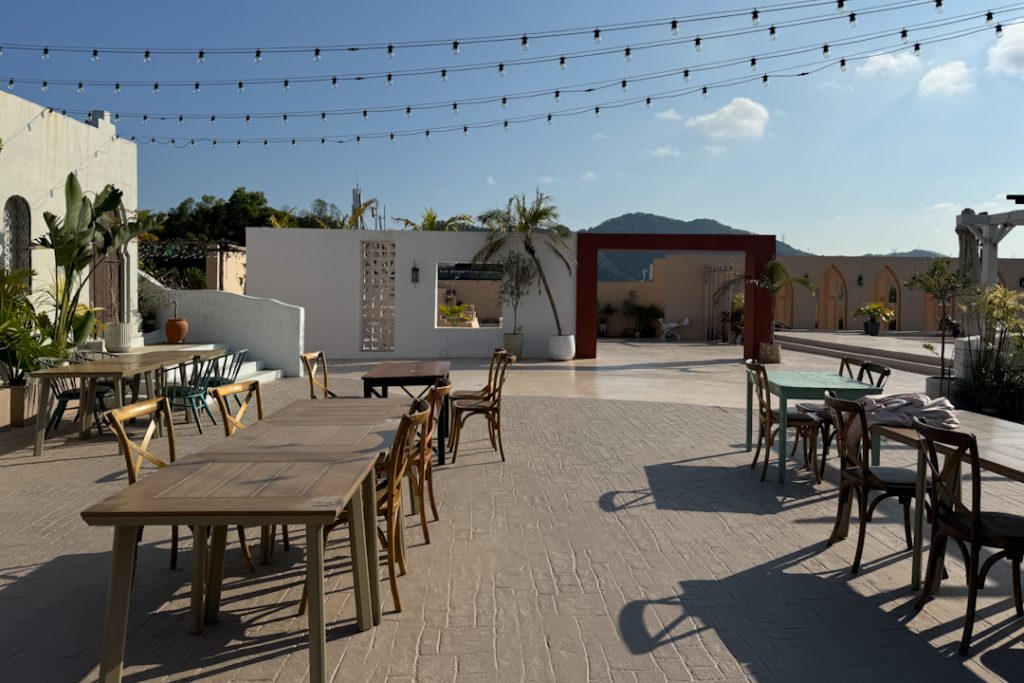 Moroccan aesthetics in the al fresco area