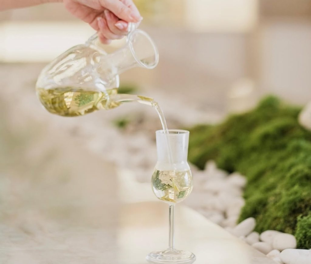A new modern teahouse, Golden Seed