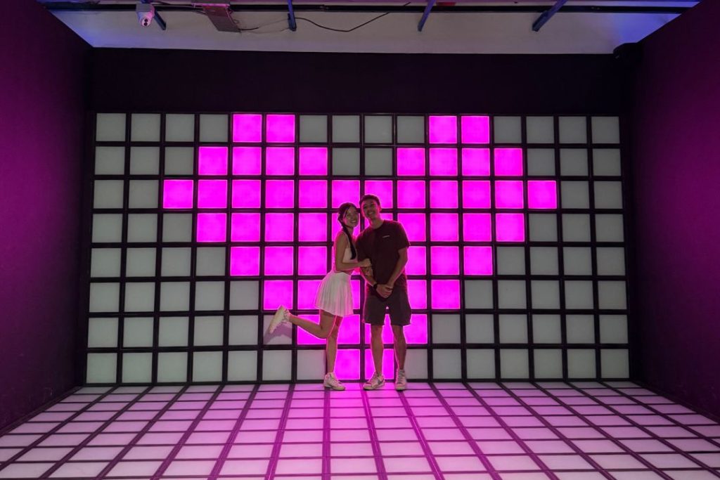 Changing backdrops (hearts) at Griddy Grids