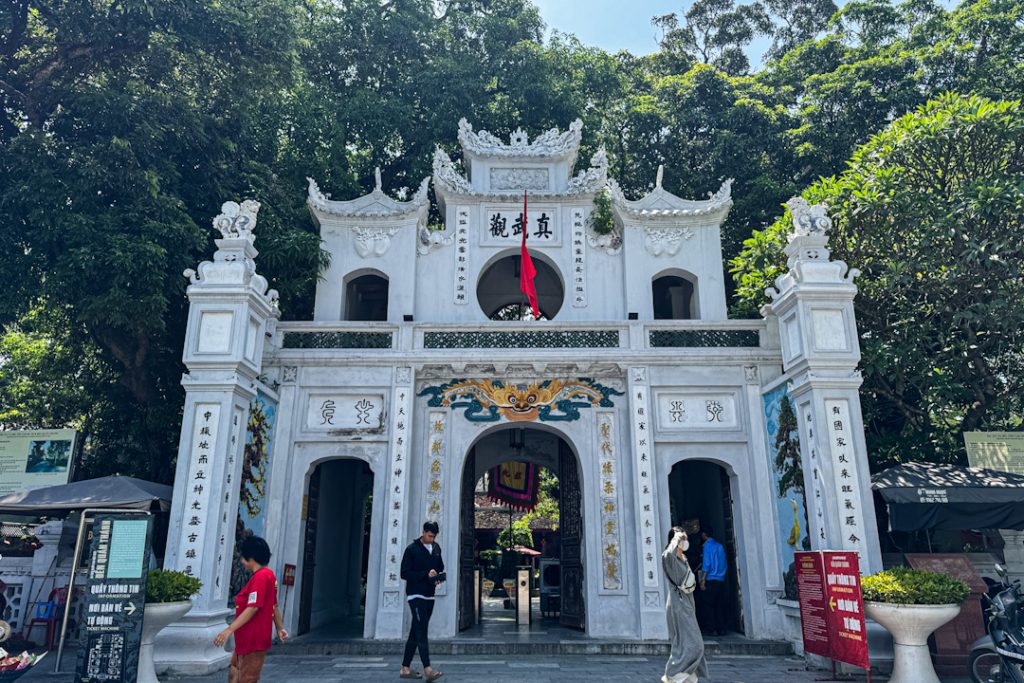 Entrance photo of Quan Thanh Temple in Hanoi