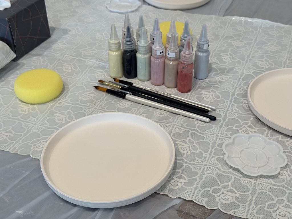 What's included in their home pottery kit