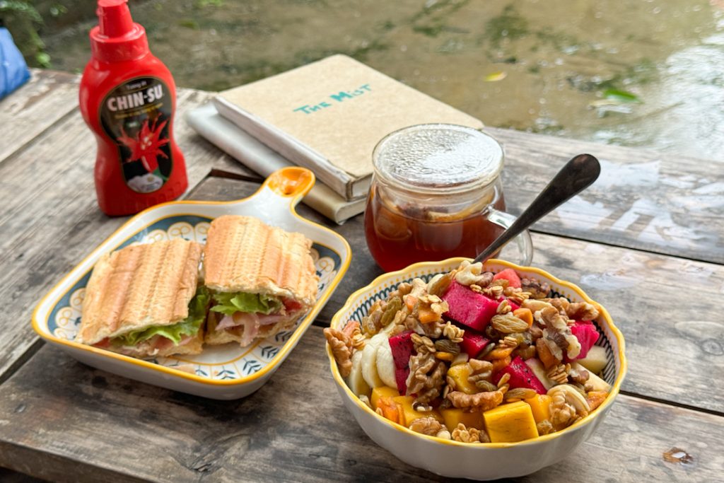 Food at Da Mist Cafe in Sapa