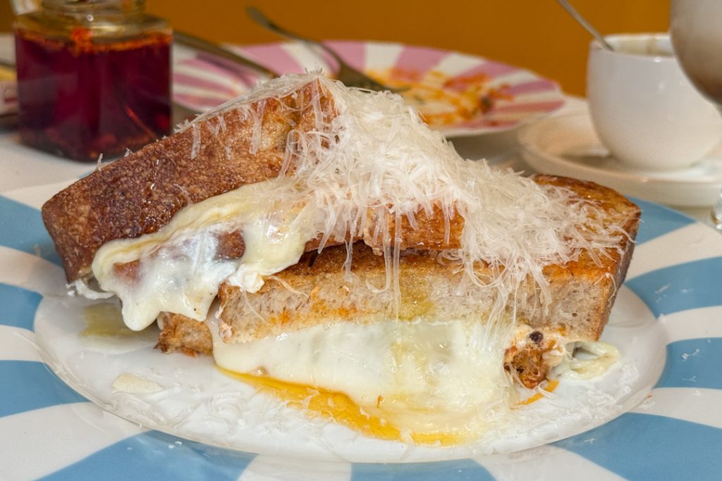 grilled cheese with 6 types of cheese
