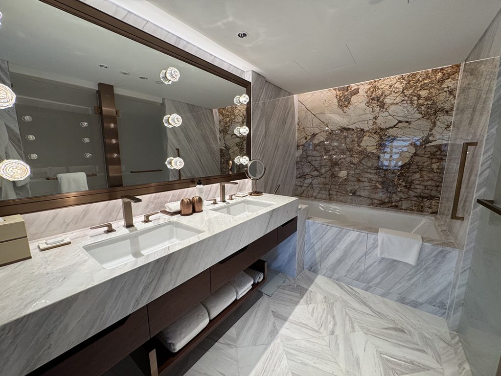 Toilets at Grand Hyatt Hotel (Deluxe King room)