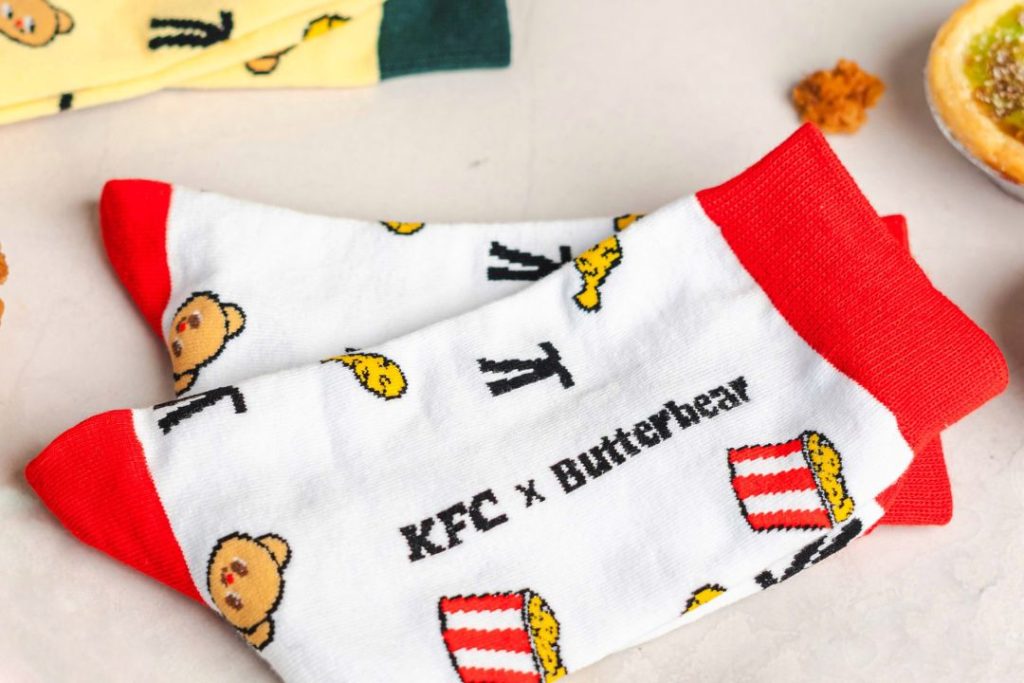 KFC x Butterbear long socks (red and green)