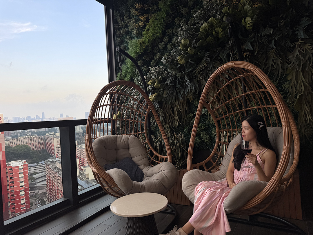 Momentus Hotel Alexandra Outdoor Club Lounge