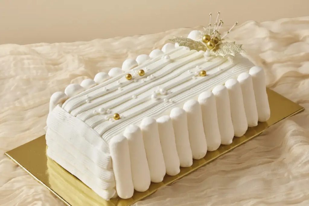 Nesuto White Christmas Gelato Log Cake