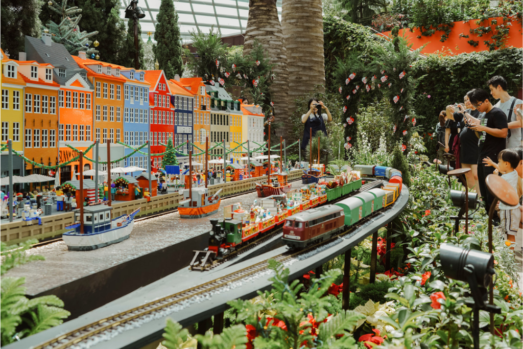 LEGO Christmas Train Show