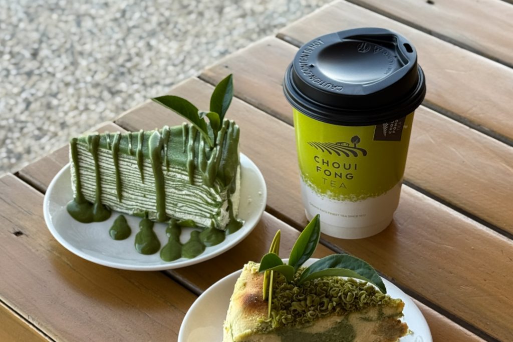 Green tea crepe cake, green tea cheesecake, and hot oolong tea at Choui Fong Tea Plantation in Chiang Rai
