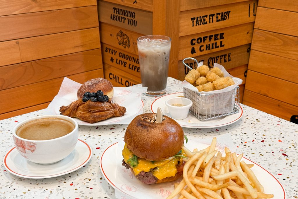 Elephant Grounds brunch