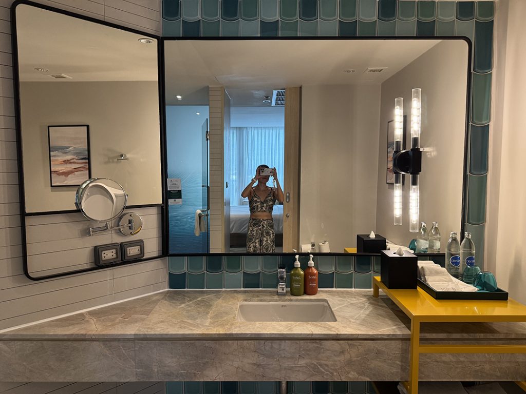 Holiday Inn Pattaya review bathroom