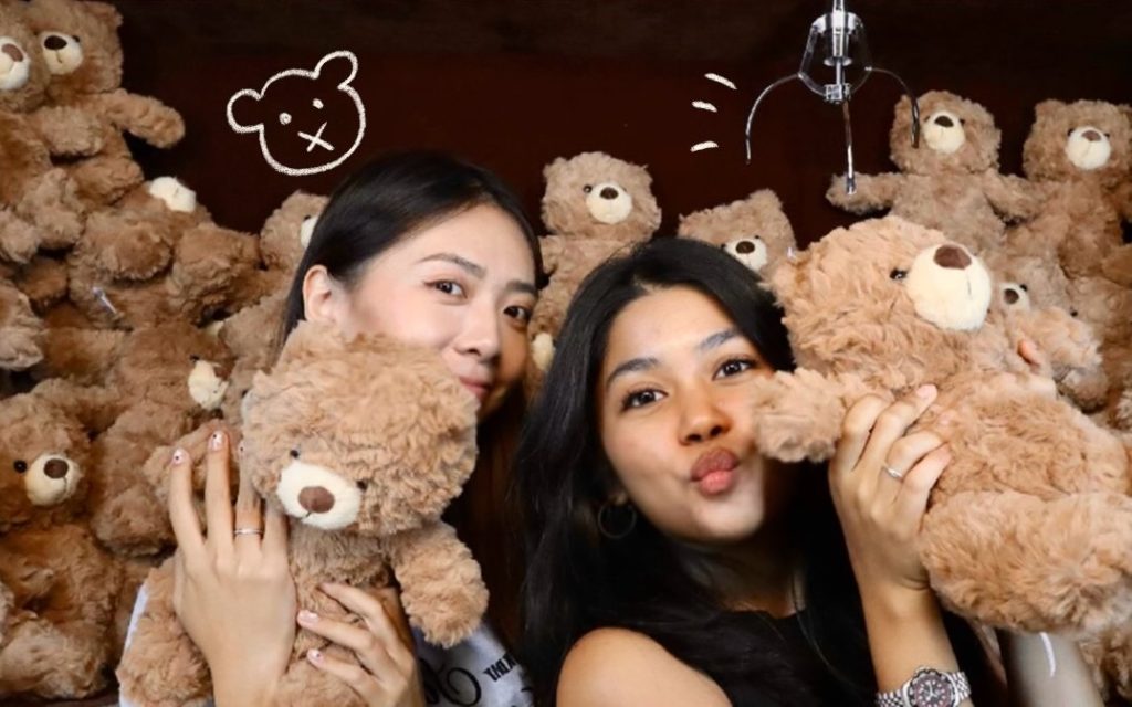 Teddy bear claw machine Photo Booth in Singapore