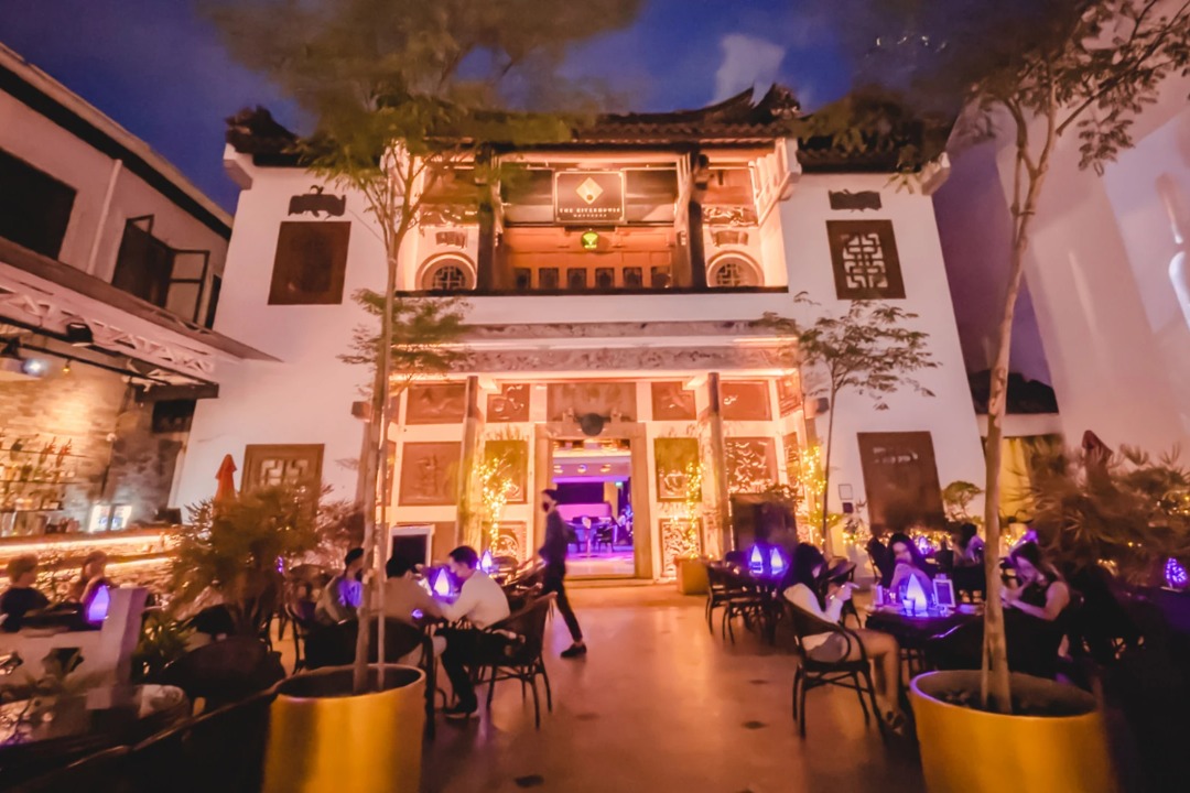 Interior of Pulse Singapore club inside a colonial conservation mansion at Clarke Quay