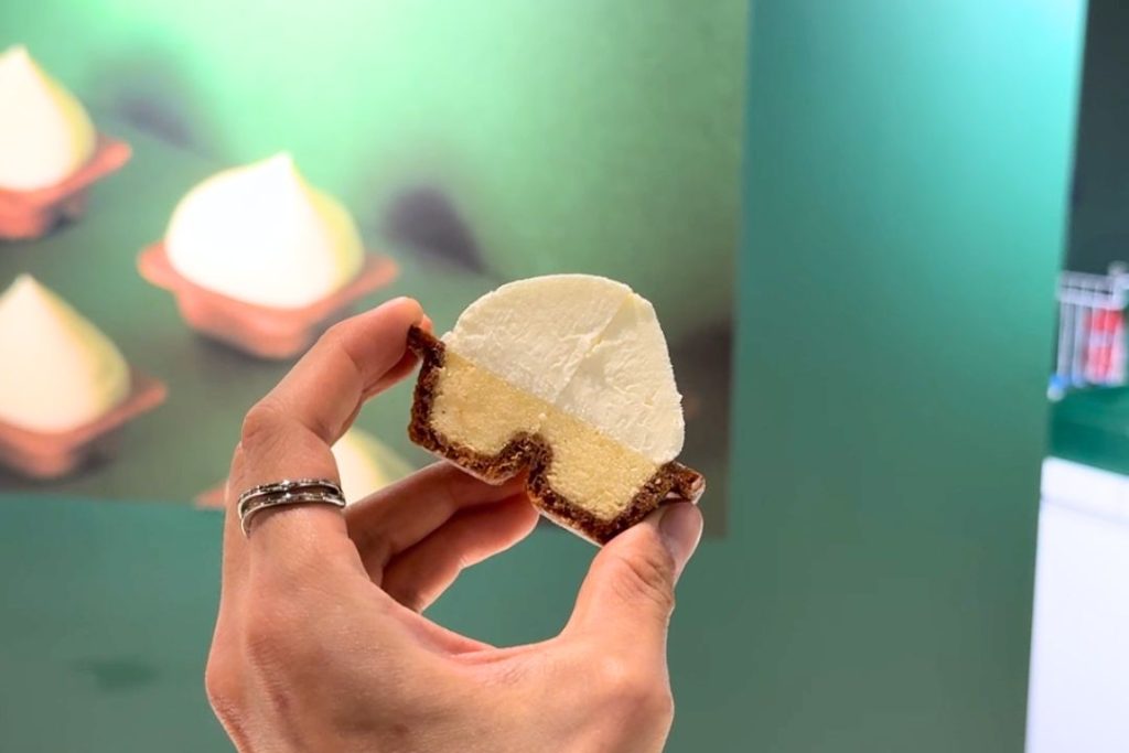 Original Cheese Wonder cross section. Review