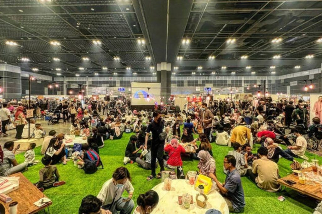 Twilight Flea and Feast market at Trehaus Funan Mall