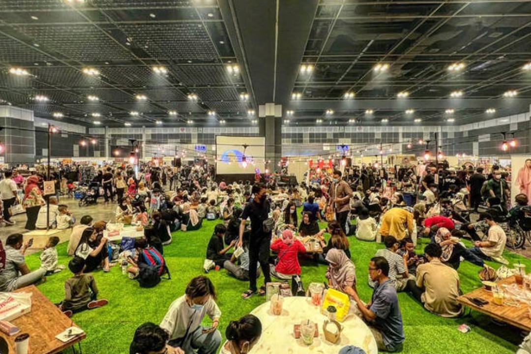 Twilight Flea and Feast market at Trehaus Funan Mall
