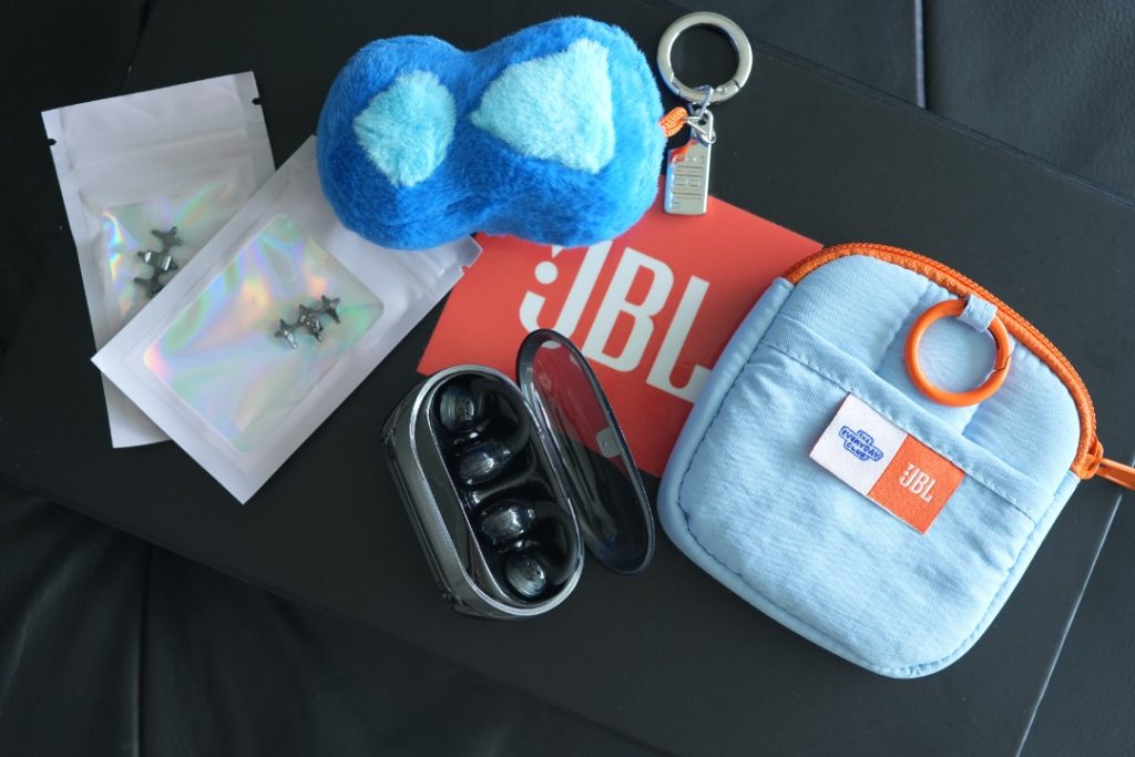JBL Soundgear clips whole set