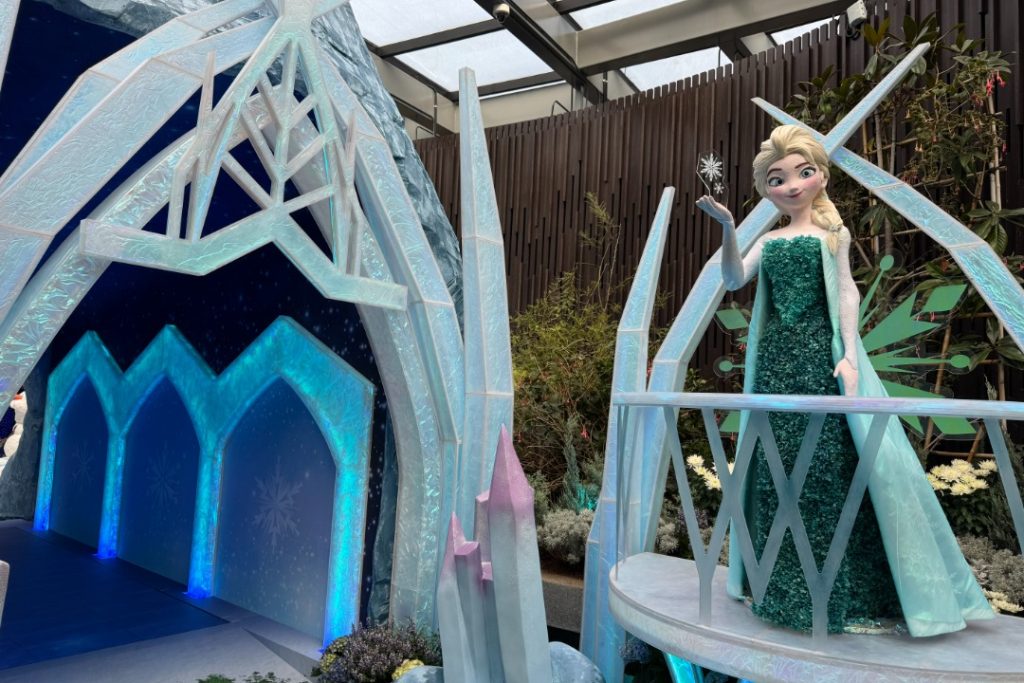 Frozen Elsa at Gardens by the Bay