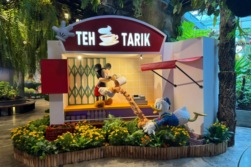 Disney Garden of Wonder at Floral Fantasy Gardens by the Bay — image 8