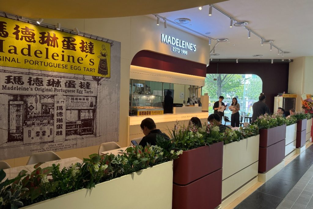 madeleine's outlet aperia mall outlet