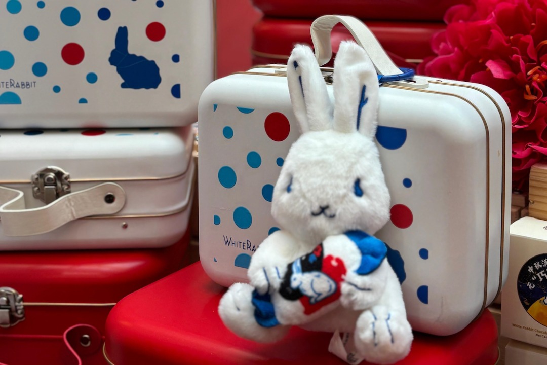 White Rabbit Lifestyle Store opens at Plaza Singapura with a DIY Candy Bar
