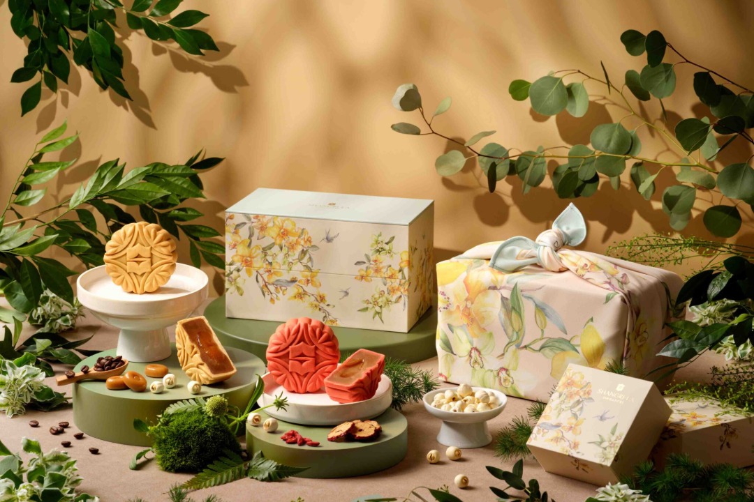 Shangri-La Singapore Shang Palace red date bird's nest mooncake 2026