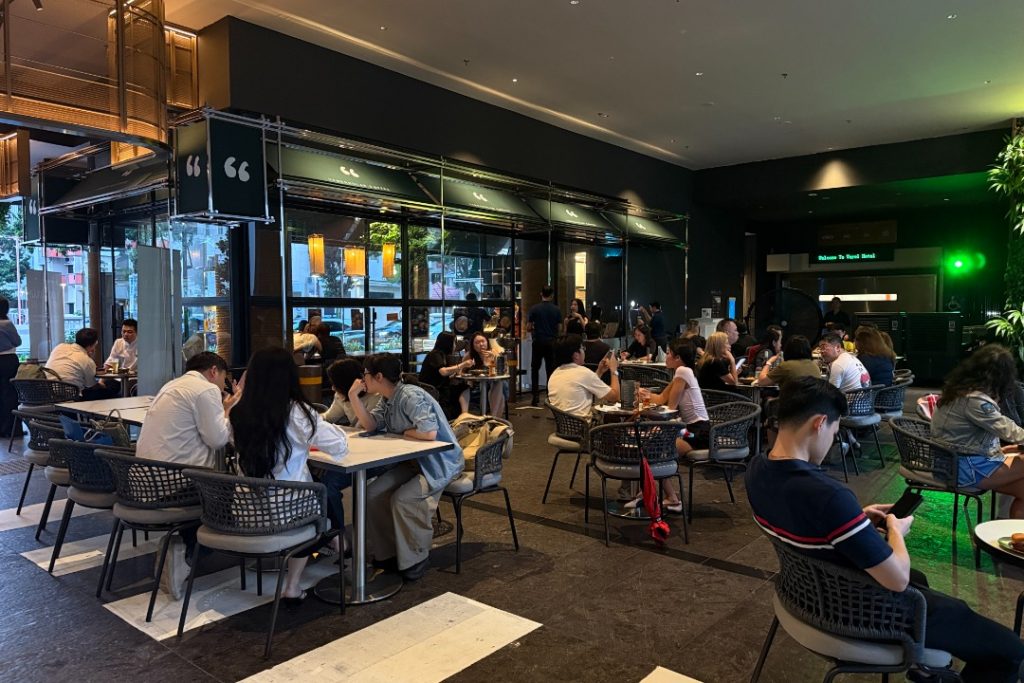 Varel Singapore vernacular after dark