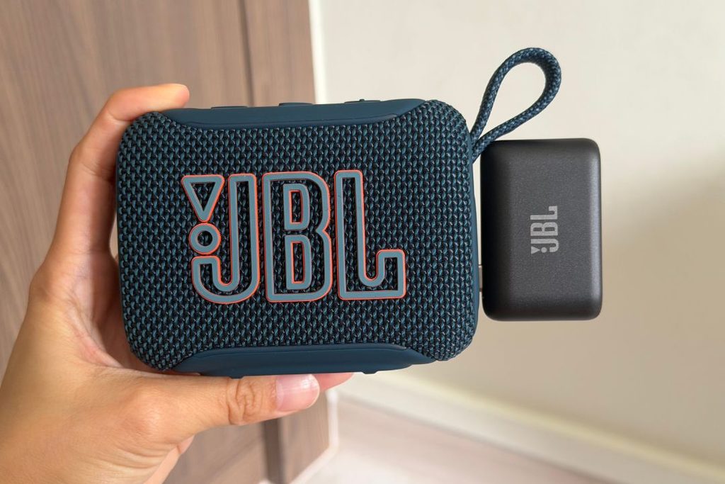 JBL Go 5 speaker 
